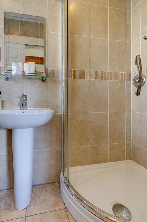Meadfoot Guesthouse Room Only Accommodation For Adults 윈더미어 외부 사진