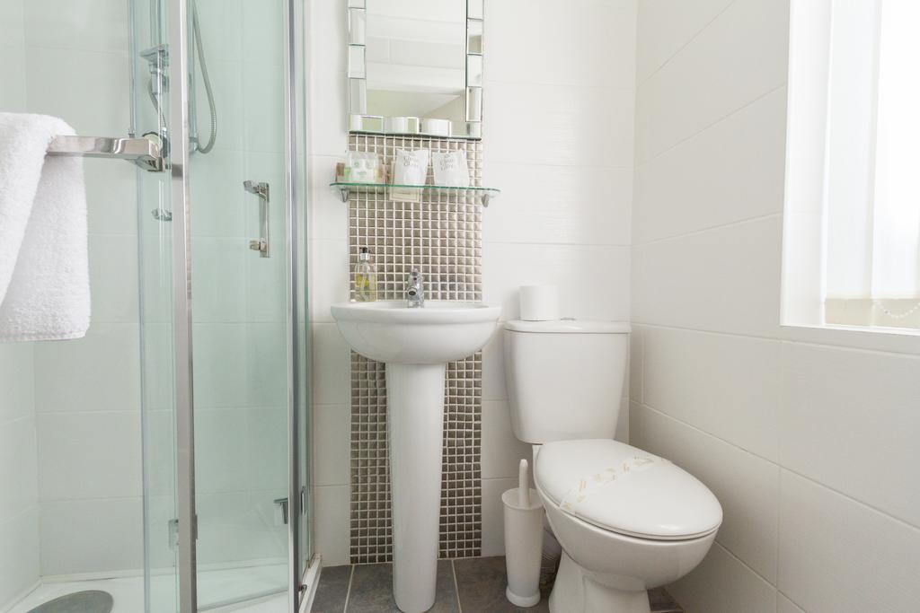 Meadfoot Guesthouse Room Only Accommodation For Adults 윈더미어 외부 사진