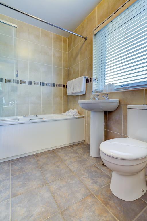 Meadfoot Guesthouse Room Only Accommodation For Adults 윈더미어 외부 사진